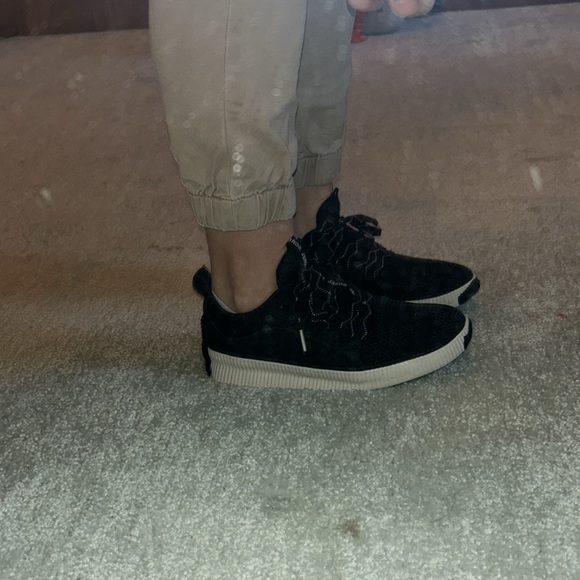 Sorel In and Out shoes! - Picture 7 of 7